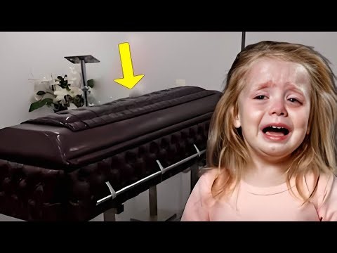 A miracle occurred when the daughter opened her mother's coffin to say goodbye.#love