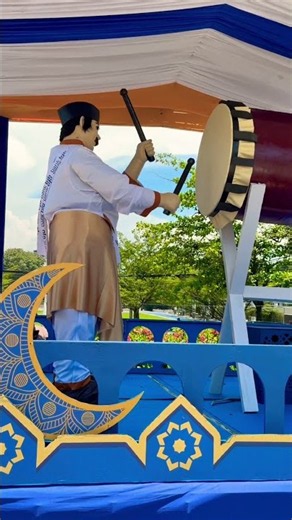 Mr. Haji performing Sholawat Badar