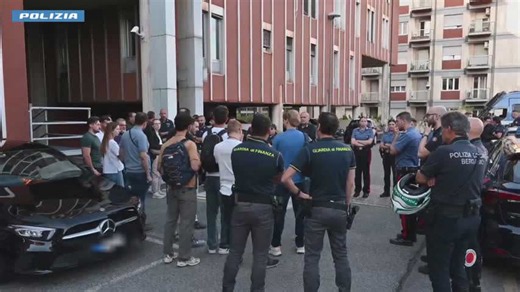 Bergamo, Police checks for undocumented individuals on Quarenghi Street