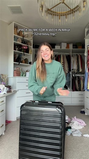 Maui here we come 😍😍 #packwithme #packwithmevlog #mauivacation #familyvacation #momsoftiktok