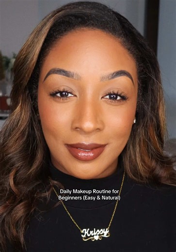 Daily makeup routine for beginners who want an easy, natural look. This simple step-by-step makeup routine is perfect if you’re learning how to do your makeup and don’t want anything complicated. #beginnermakeup #dailymakeup #MakeupRoutine #LearnMakeup #MakeupTok