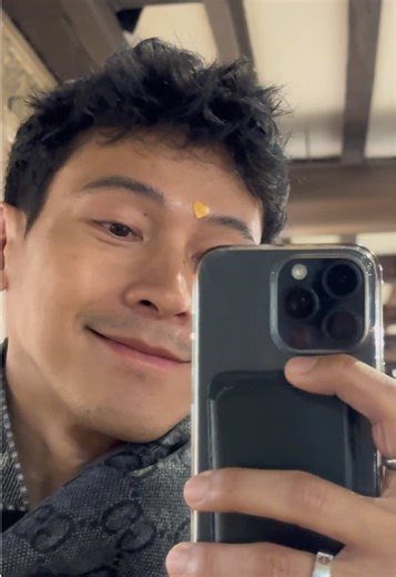 Dododots Pimple Patch vs. Enghong Dee AI