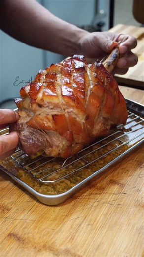 Eat with Mikz on Instagram: "Philipino pork roast 😉🫰"