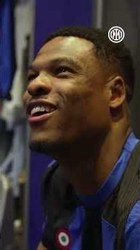 We all fell in love with Denzel Dumfries 🖤💙 Good luck for the future, DD2 ✨