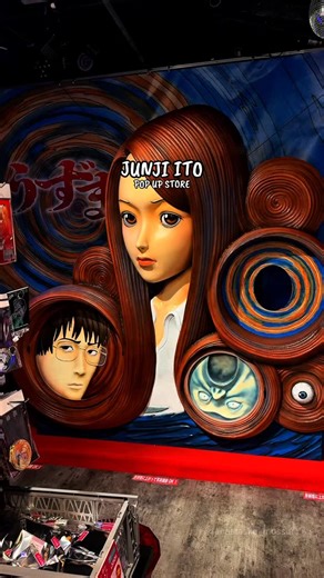 ANASTASIIA ✈ world travel on Instagram: "STOP SCROLLING 🚨 junji ito is ACTUALLY signing autographs in tokyo 😭🖊️🌀 and i’m ready to cry because i’ve already left Tokyo 💔 👁️ where: Tokyo, Nakano Broadway Gallery of Hakaba, 3rd floor 📅 exhibition dates: dec 11, 2025 → jan 26, 2026 🌀 uzumaki & gyo exhibition 🖊️ autograph event: jan 10, 2026 at 8:30 pm 🎟️ how to get a chance: for every ¥5,000 spent on uzumaki & gyo merch, you get 1 lottery entry ⏳ application period: dec 11 → jan 4 📩 winner