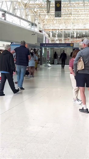 Morning Rush in London 😲🚆 | Inside Waterloo Station #shorts