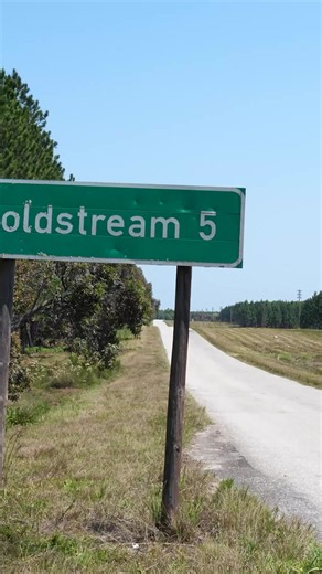 Coldstream residents say brown water, unsuitable for drinking, runs from their taps, forcing them to rely on rainwater instead. Ageing infrastructure and sediment issues have worsened water quality, especially after heavy rains. Kou-Kamma municipality has acknowledged the problem but offers sparse communication and slow solutions. Read the full story via link in bio. #OnTheRoad #localelections #SouthAfrica #news24