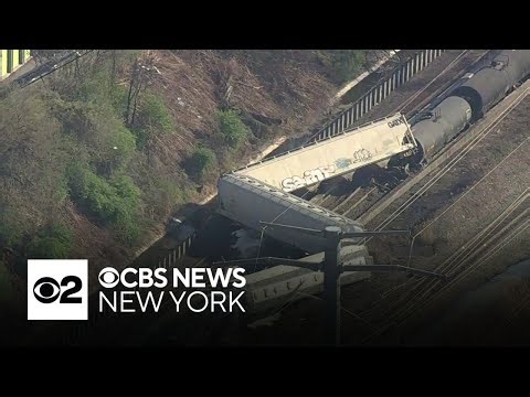 Freight train derails in North Bergen, N.J.