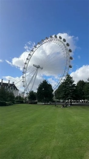 AT THE LONDON EYE! 🇬🇧🎡 London’s Iconic Landmark You HAVE to See! ✨
