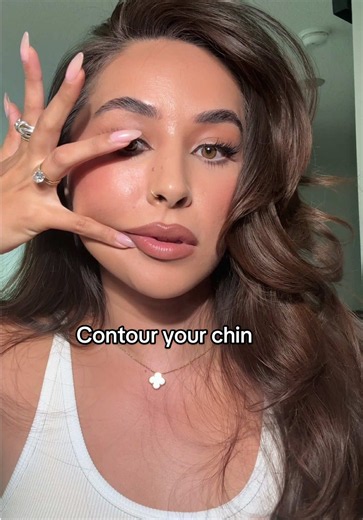 How to Contour Your Chin Step-by-Step
