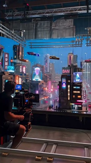 Behind The Scenes Of Sci-Fi Disaster Movies That Don't Exist