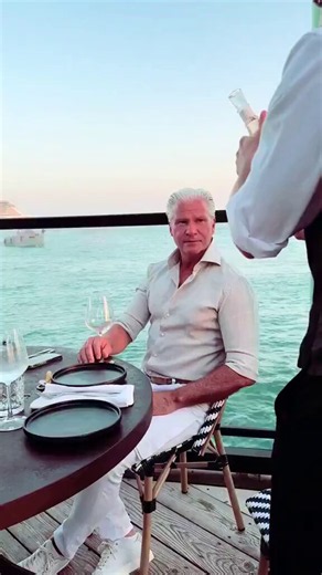 Me after my portfolio went from $102 to $105 today https://t.co/KIikpaNMmP