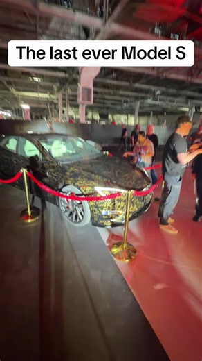 The Last Ever Tesla Model S Signed by Employees