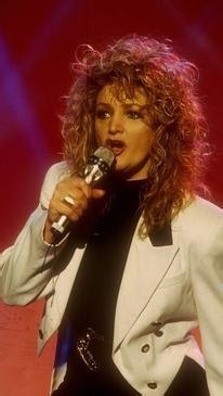 ‘Total Eclipse of the Heart’ singer Bonnie Tyler dies