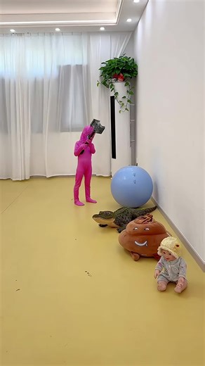 Funny Kids Compete: Pink vs Red Cartoon Characters