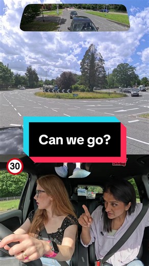 Always make sure to glance right and ahead, don’t just stare over to the right when you’re looking for a gap @Pia Blossom #driving #car #learnontiktok #teachersoftiktok #auto