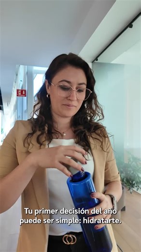 Lockton México on Instagram: "A veces, lo mejor que puedes hacer por ti es empezar con algo simple: moverte, hidratarte, respirar. Los pequeños hábitos abren paso a días más ligeros y llenos de energía. 💙 Lockton te acompaña para que vivas con bienestar."