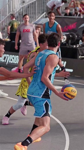 Antwerp 🇧🇪 delivering a RIM-ROCKING alley-oop! 💥😮‍💨 #3x3WTLausanne #3x3WT