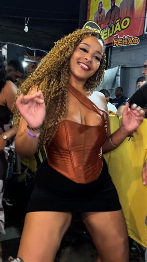 🫘Rebolado no ponto, sorriso no rosto e a Pagode pegando fogo. Aqui o Samba reina, mas esses clássicos também fazem a festa acontecer! 😎 🗓️ TODO SÁBADO 😁 O PAGODE MAIS ALEGRE DO BRASIL 😁 ⏰ A partir das 18h. 📍 RUA AGOSTINHO BARBALHO 27 - PRAÇA DO PATRIARCA - MADUREIRA