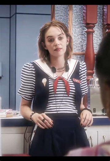 Stranger Things Recap Rap Featuring Robin Buckley