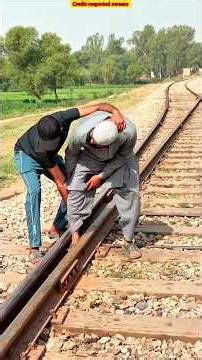 Maulana's foot stuck on the siding line🦵❌🤯woodworkingwitharthandcraftedideashomemaderealtalent/sk...