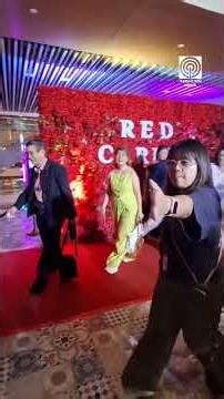 Cast ng "Love You So Bad," sinalubong ng fans sa red carpet | via Jonathan Cellona, ABS-CBN News