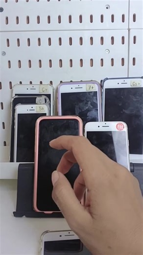 Explore the 4.7-inch Retina HD Display Features