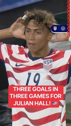 JULIAN HALL MAKES THE CROWD COME ALIVE VS. MEXICO! @v‪@volkswagen_usa‬usmnt #mexico