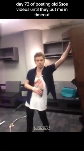 Bohemian Rhapsody cover — 5 Seconds of Summer live moments