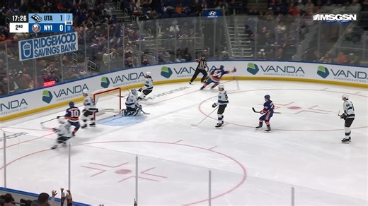 Perfect placement from Cal Ritchie 🎯 Watch Mammoth vs. Islanders on Sportsnet 📺 | Sportsnet