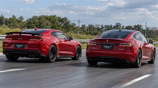 Is The Tesla Faster Than The 650HP Camaro in Drag Race