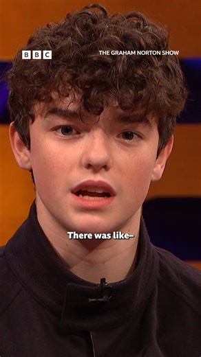 Both Owen and Tom were only 14 years old when they had their breakout roles! Owen Cooper shares his inspiration for acting came from a young Tom Holland in The Impossible movie #TheGrahamNortonShow #GrahamNorton #OwenCooper #TomHolland Ringing in the New Year on Graham’s sofa: Tom Hiddleston, returning as spy Jonathan Pine in the long-awaited second series of The Night Manager; Oscar winner Laura Dern and comic actor Will Arnett, together in Is This Thing On? (inspired by the life of British com