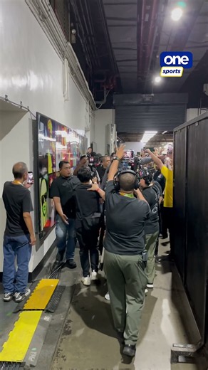NBA legend Dwyane Wade arrives at Araneta ahead of FEU-UST UAAP battle | #OSOnTheSpot