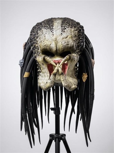 Handmade Alien Hunter Latex Mask With Dreadlocks | Sci-fi Creature Cosplay Mask | Horror Collectible | Halloween Costume Prop - Etsy