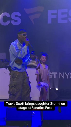 Travis Scott brings daughter Stormi on stage at Fanatics Fest #traviscott #fanaticsfest #explore #tiktokmusic #rap