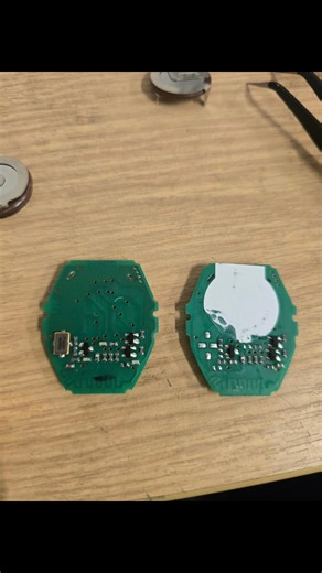 ✅️✅️ Bmw Central locking fault ✅️✅️ BMW X5 2004 Previous owner had opened the remote to try and change the battery. This resulted in alot of damaged caused to the pcb. Which stopped the remote locking from working. ✅Locked Out Of Your Vehicle? ✅Need A Spare Car Key Cut & Programed? ✅Lost Your Car Key? ✅Vehicle Lock Needs a Repair Or Replacing? ✅Blocked Dpf ?. ✅Looking To Get Your Vehicle Remapped? ✅️ Mileage Data Repair ✅️ Have A Faulty ECU That Needs Cloning? ✅️ Need Dealer Level Module Program