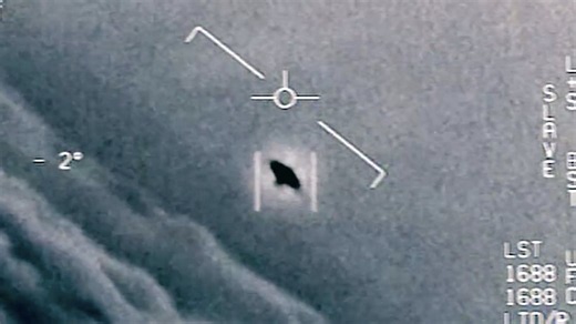 Watch a naval intelligence officer describe a UFO encounter