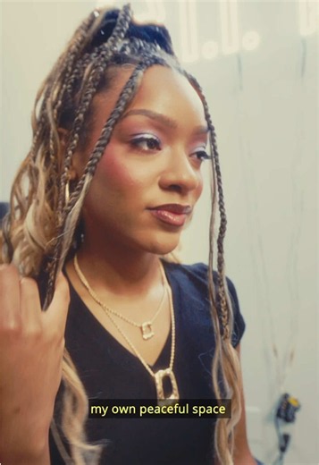 we caught up with the artists who graced our #openmic live stage with @e.l.f. Cosmetics to chat about some of their pre-show rituals 👀 don’t miss the ‘mirror mix’ album, streaming now on spotify, apple music and amazon music ✨#ad