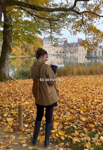 Itinerary & details below! And all my outfits are linked in my Shopmy, including my backpack and makeup etc! Link is in my bio🥰 This is part of my ongoing series exploring the quieter corners of île-de-France But truly truly truly, my favorite thing about living in Paris is how many amazing small towns are less than an hour away and just how easy and affordable it is to travel to them like Fontainebleau for just a day getaway! France is so much more than Paris, and places like this that exist l