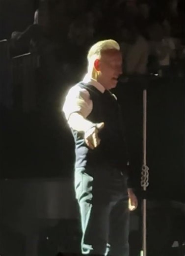 Bruce Springsteens opening at the Chase Center. @TheBruceSpringsteen ‪@brucespringsteen‬