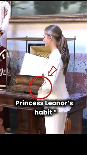 Is this Leonor's habit or any signal??? #princess #king #history #shorts