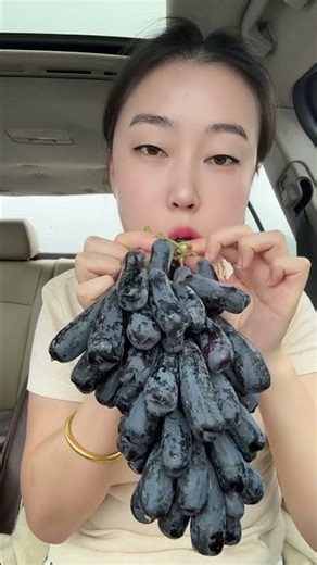 Full of juice is so satisfying. Table Tennis Grapes. Sound control #68