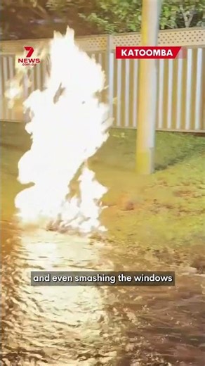 Lightning strike sparks fire in Katoomba street