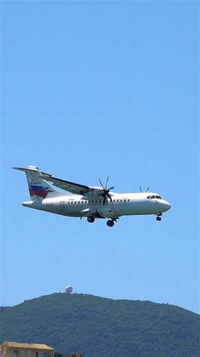 ATR 42-500 SKY express landing approach – Corfu