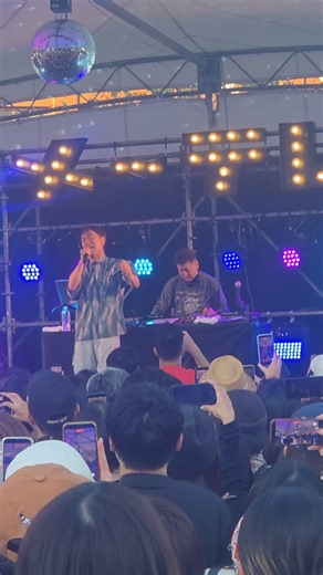 yucco on X: "ドデ祭で隆見てきたよ❣️ 最初からナンダカンダでテンション爆上がり、後半次の出番のtofubeatsも来てtofubeats Remixのわたしの青い空→ディスコの神様やってくれて最高だった🥺 ※撮影可でした #クラブ東別院 #藤井隆 #tofubeats" / X
