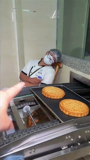 Laughter with Lotus Paste #baking #chineseburger#mooncake