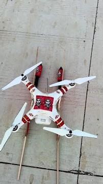 I'm the biggest in the village. Admire YiFeng's amazing rocket explosion. Magnificent fireworks, unf