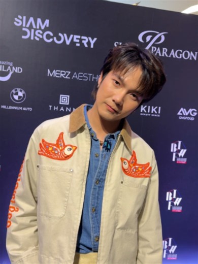 หล่อเกินต้าน 😎✨ ISSUE presented by THANN Siam Paragon Bangkok International Fashion Week 2026 at Grand Runway, Parc Paragon, Siam Paragon BUILD BIFW26 SIAM PARAGON #SiamParagonBIFW2026xBuild #BIFW2026 #issuethailand #THANN #BuildJakapan