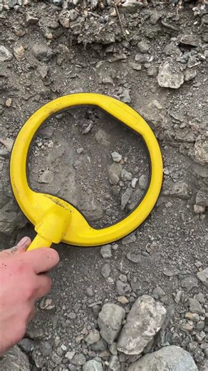 🏆 The Metal Detector Found Something Incredible! 😱 | Amazing Treasure Hunt
