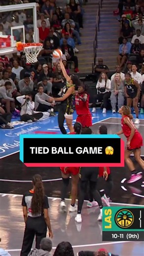 Who else but Rae Burrell 👌 She's having quite the night as she ties the game 83-83 and scores her 16th point #raeburrell #losangelessparks #wnba #WNBASeason30
